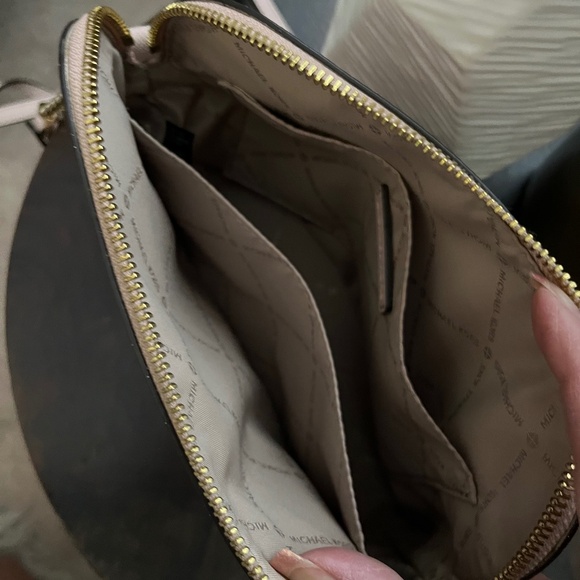 MICHAEL MICHAEL KORS Jet Set Travel Medium Logo Dome Crossbody Bag Pink - Picture 14 of 16